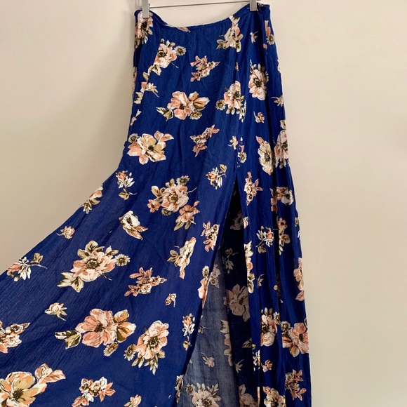 Floral maxi skirt with front slits 🌺 - Picture 3 of 4